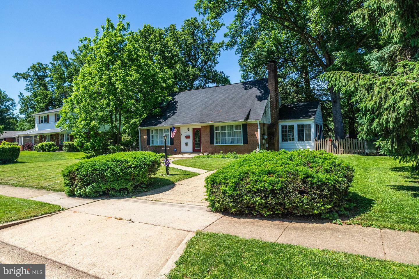 Property Photo: 5518 Kempton Drive VA 22151