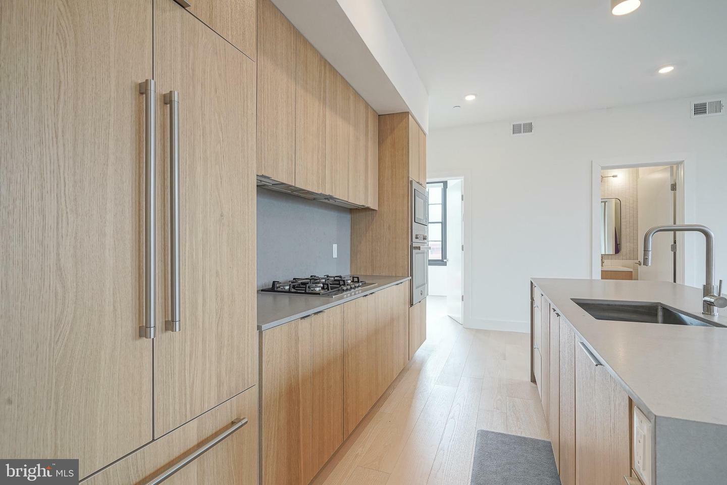 Property Photo: 1921 Green Street 9 PA 19130