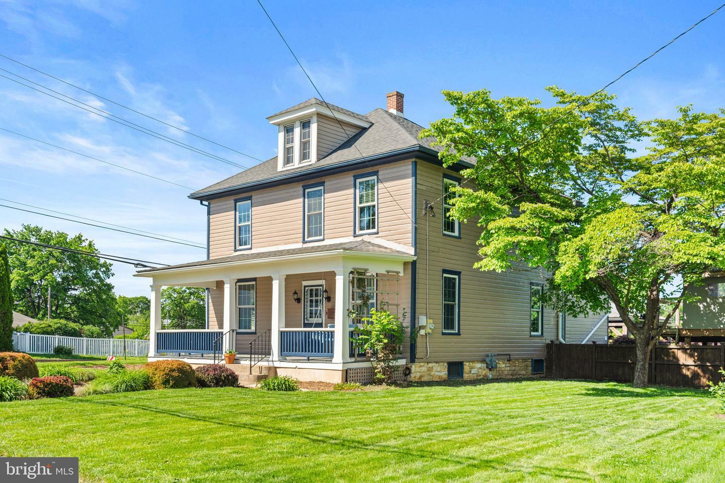 Property Photo: 101 S Queen Street PA 17257