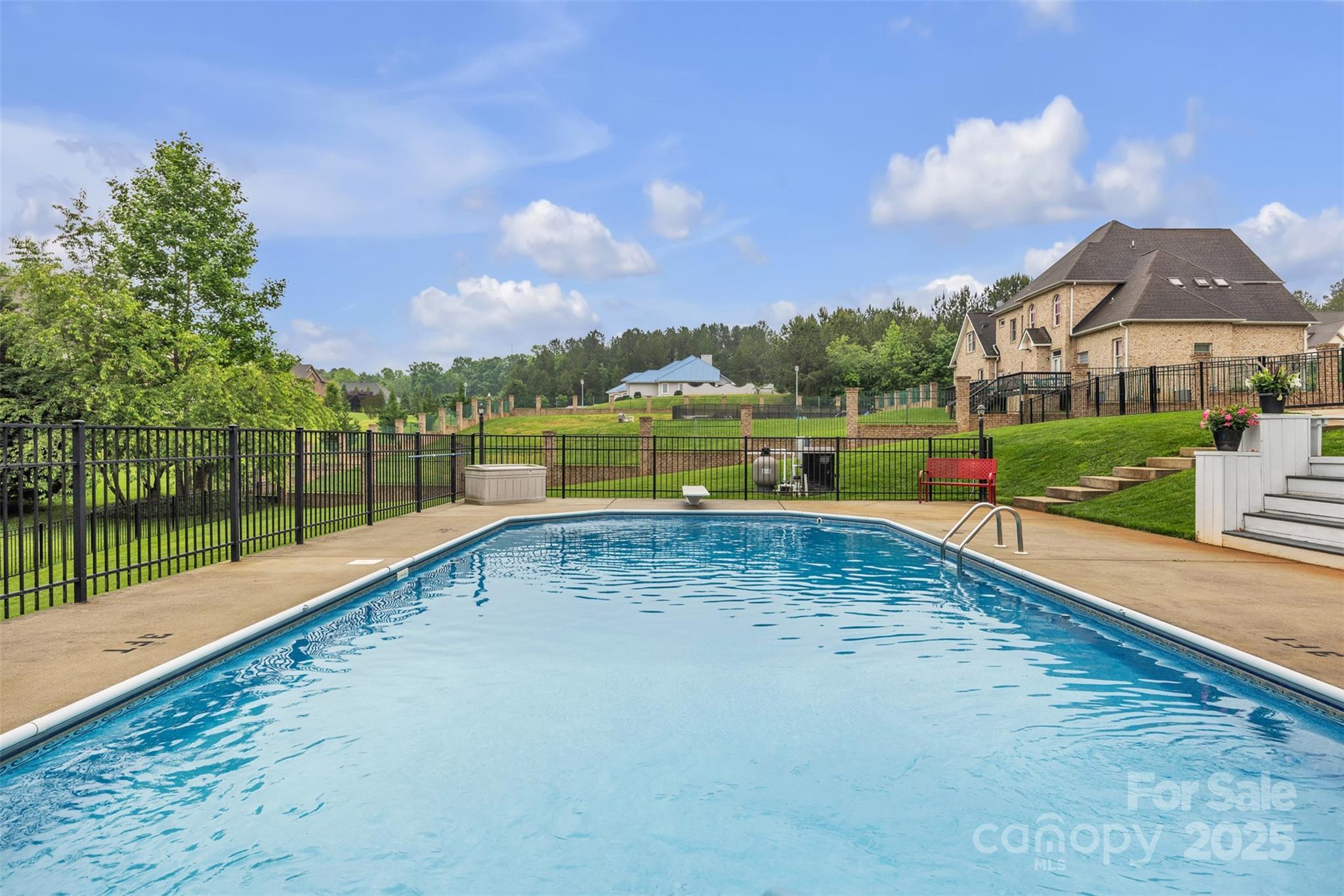 Property Photo: 604 Gwendolyn Court NC 28630