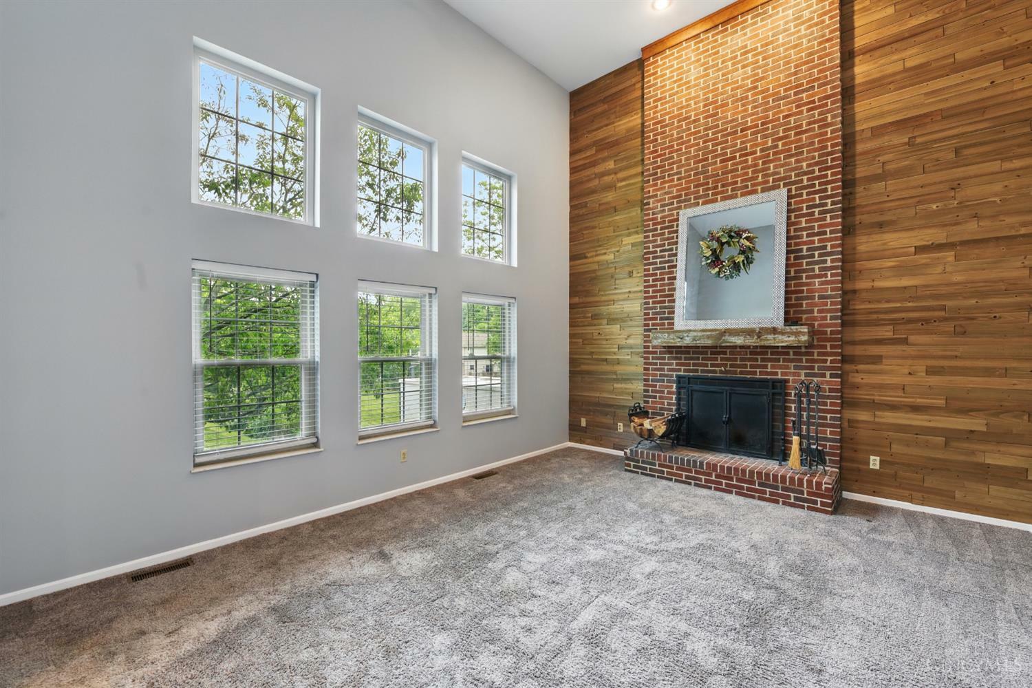 Property Photo: 4058 Waterford Way OH 45245