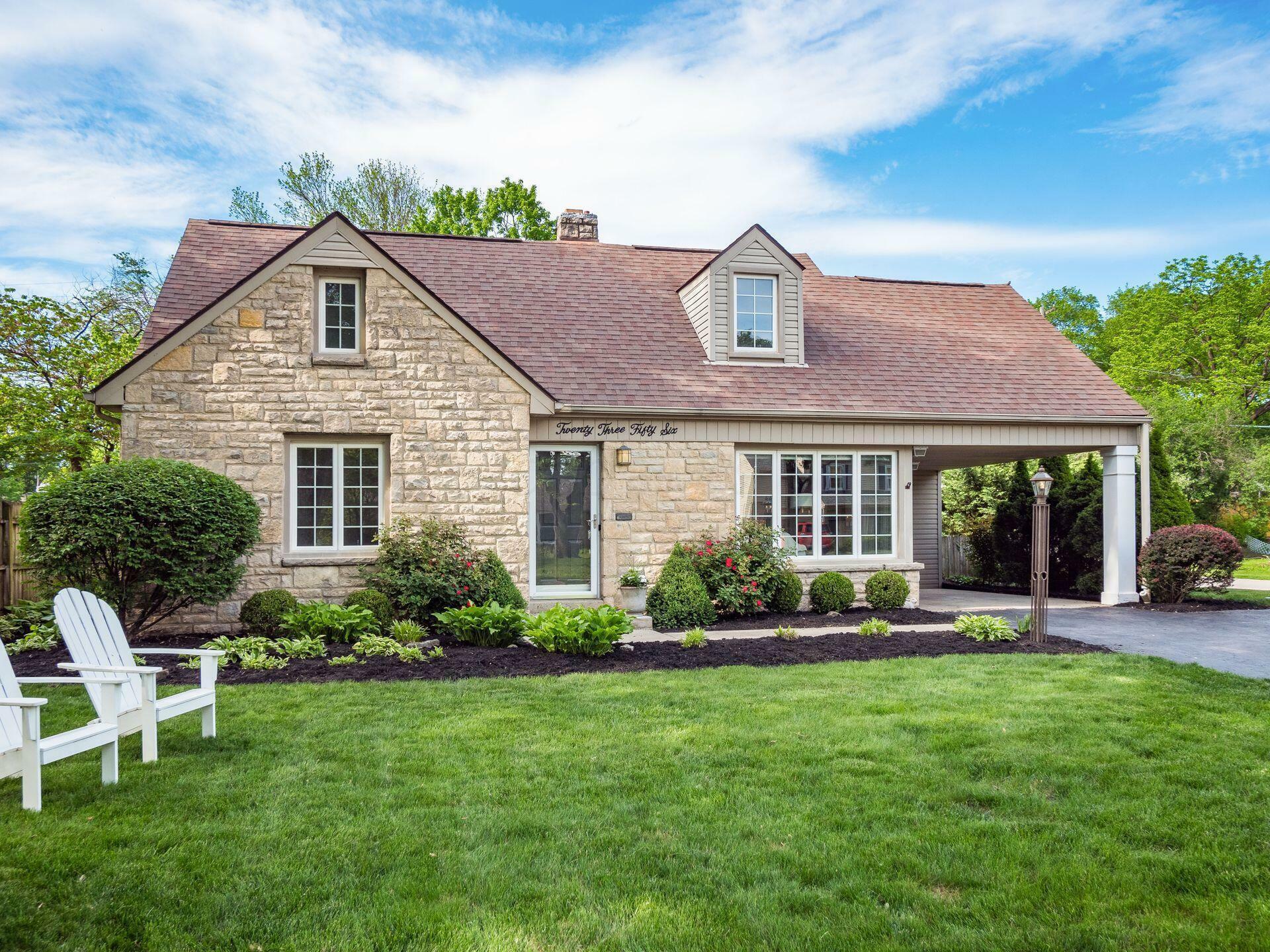 Property Photo: 2356 Swansea Road OH 43221