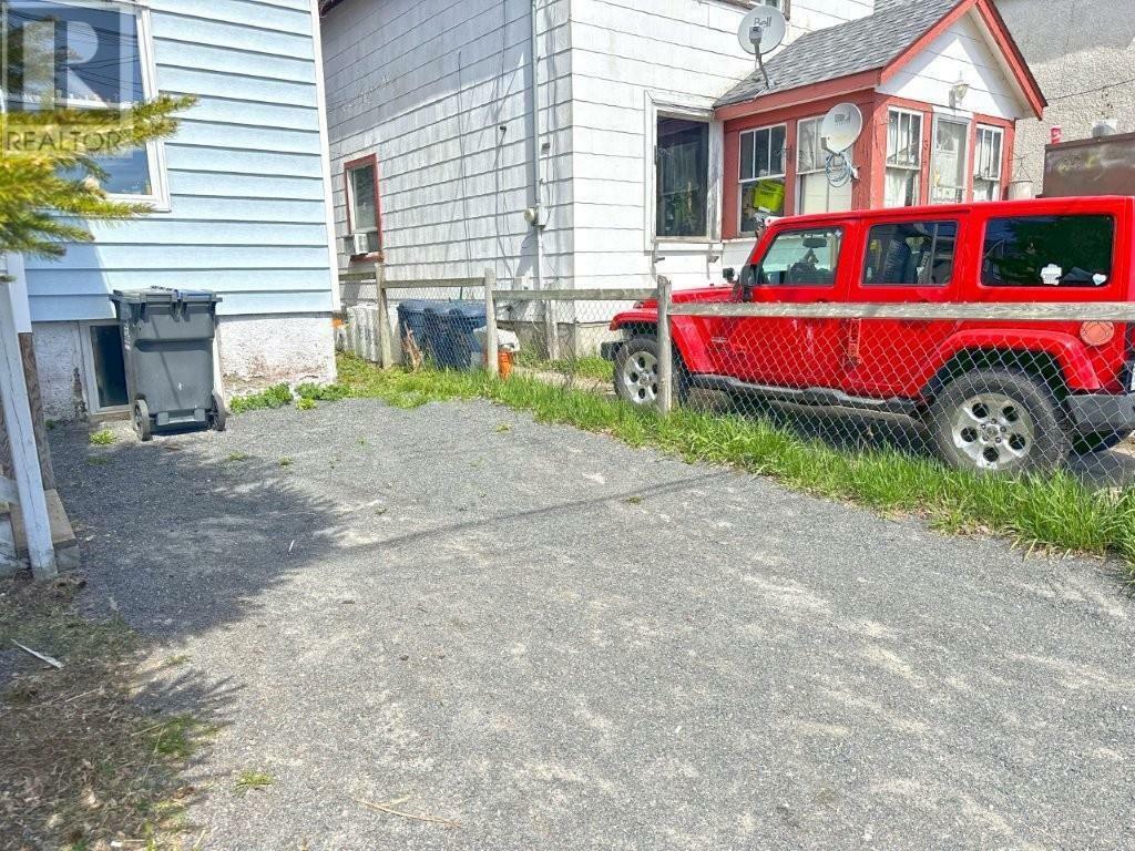 Property Photo: 32 Bendell Street ON P7A 4S7