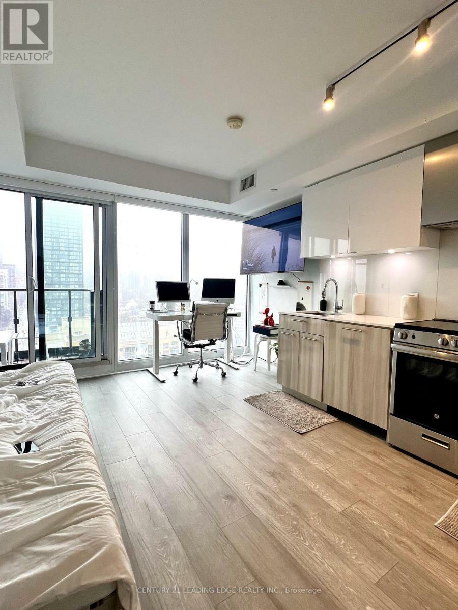Property Photo: 251 Jarvis Street 1826 ON M5B 0C3