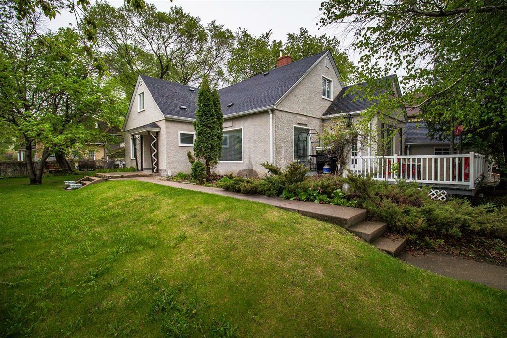 Property Photo: 1530 Victoria Avenue MB R7A 1B8