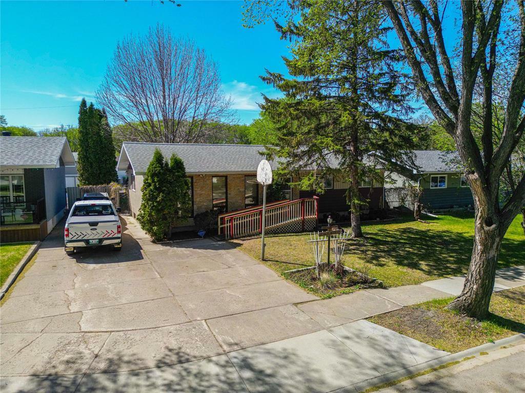 Photo de la propriété: 22 Hazelwood Crescent MB R7A 2J9