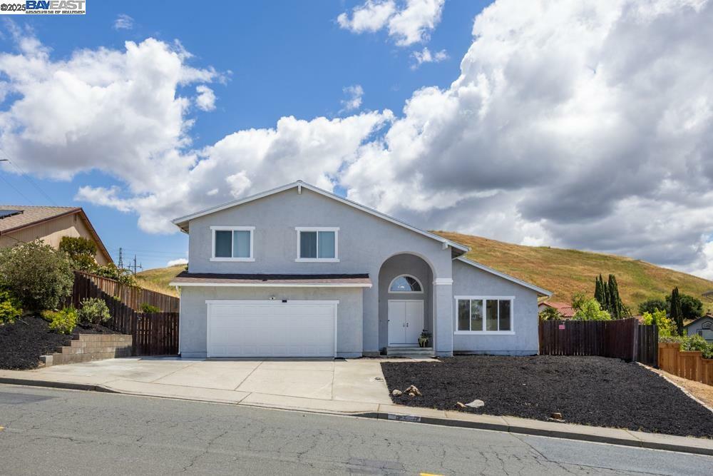Property Photo: 457 Violet Rd CA 94547