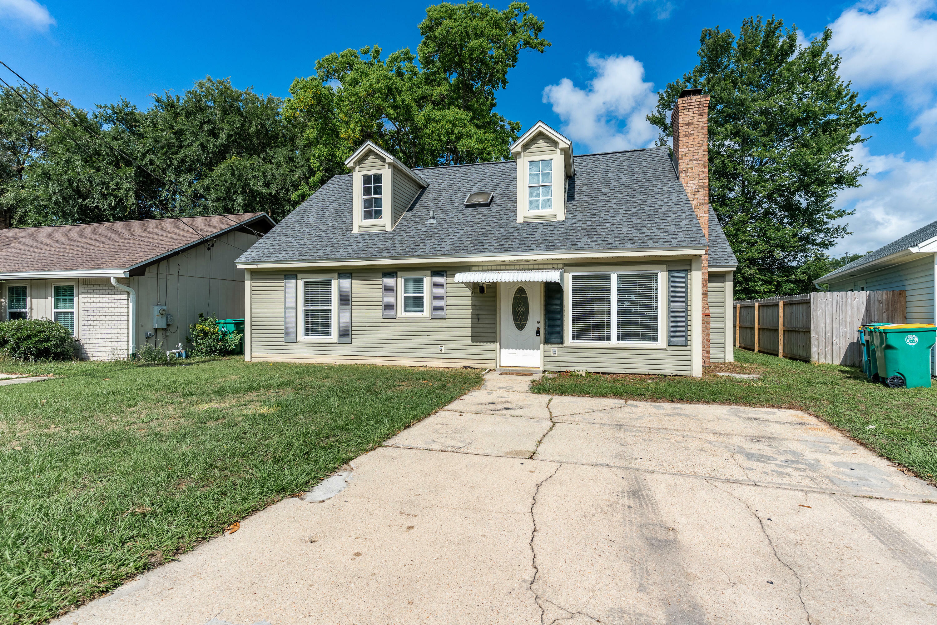 Property Photo: 636 Lloyd Street FL 32547