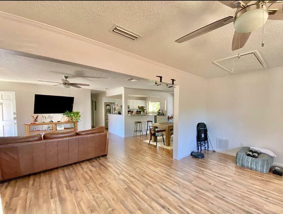 Property Photo: 123 NW Sotir Street FL 32548