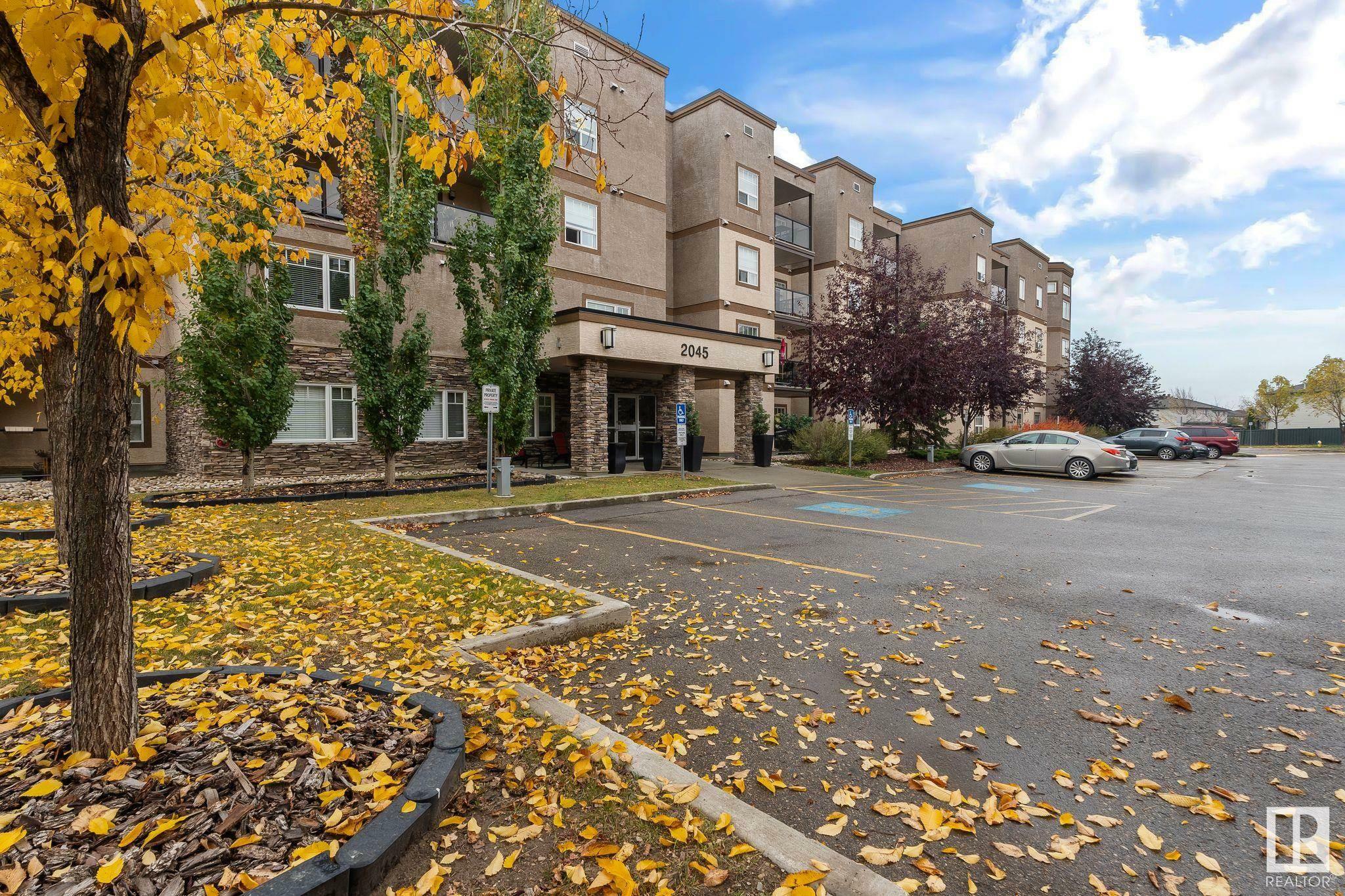 Property Photo: 2045 Grantham Court NW 405 AB T5T 3X4