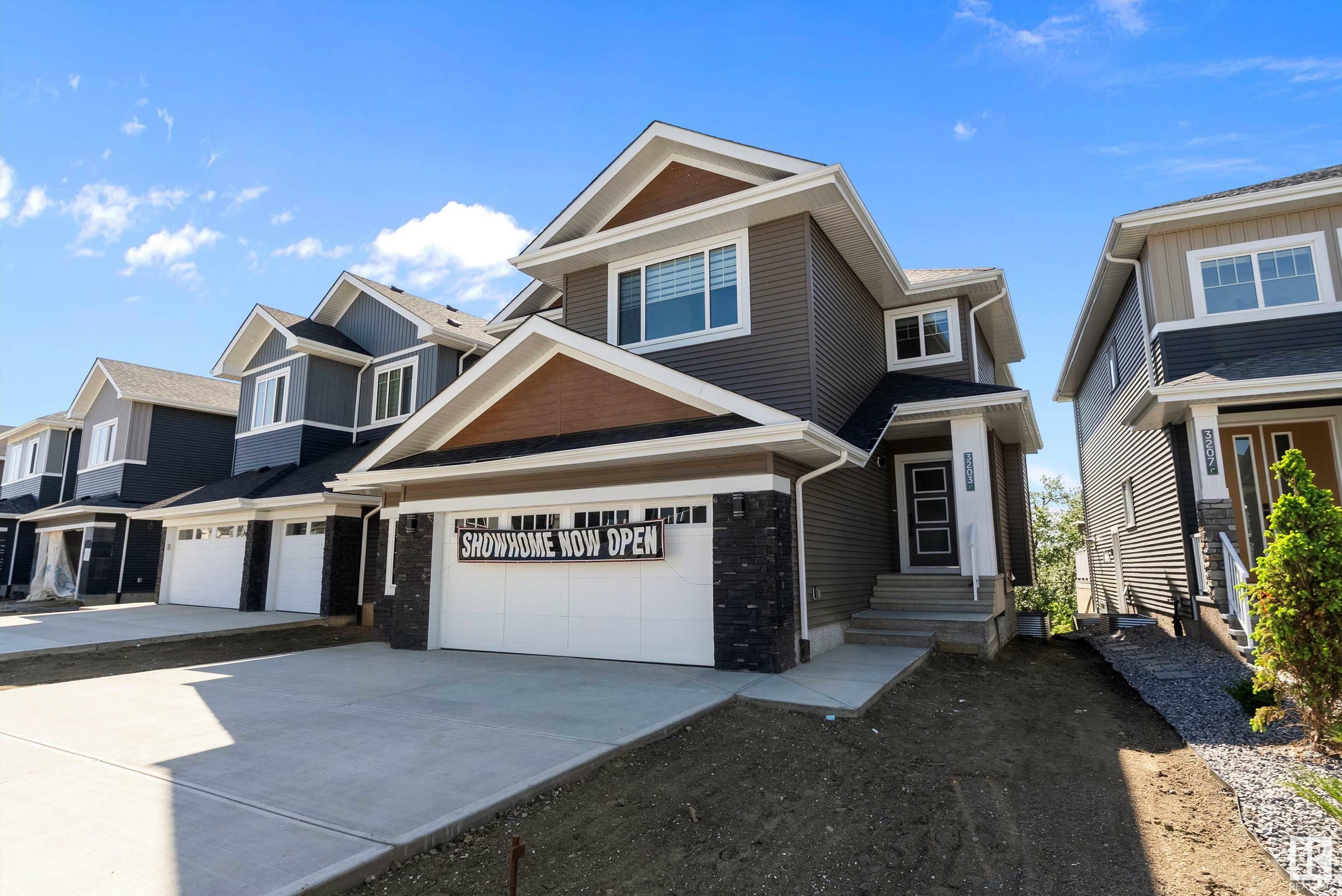 Photo de la propriété: 3203 158 Street SW AB T6W 5C9