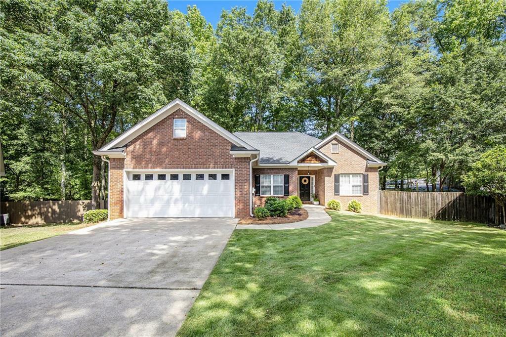 Property Photo: 6788 Oakhurst Court Court GA 30134
