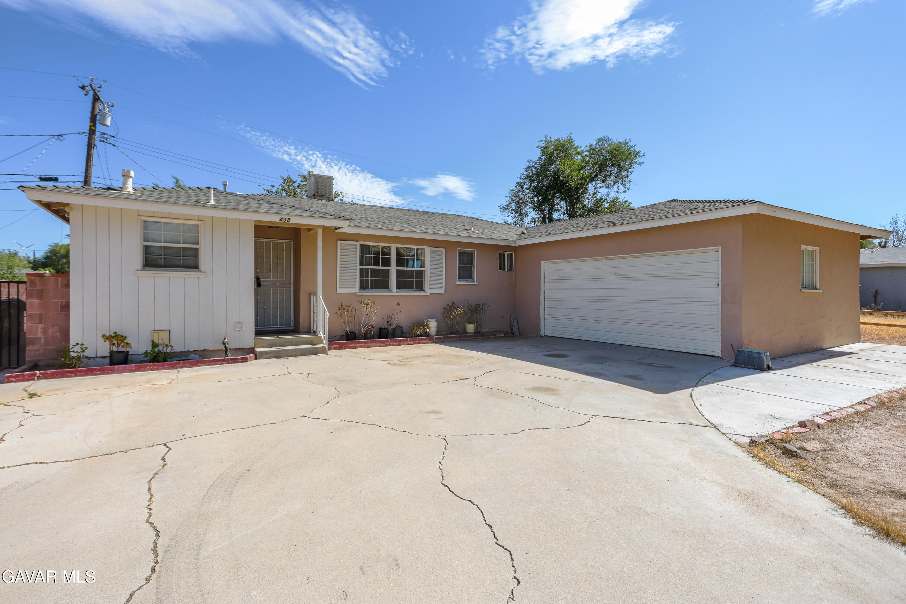438 E Avenue R5  Palmdale CA 93550 photo