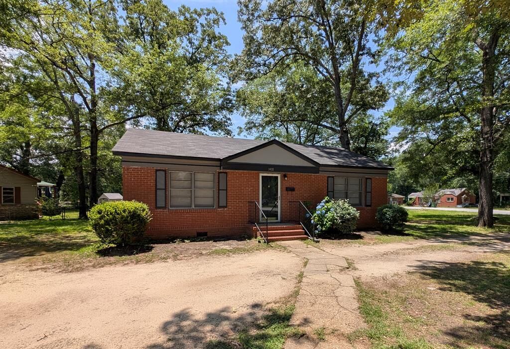 Property Photo:  1401 Clark Avenue  GA 31903