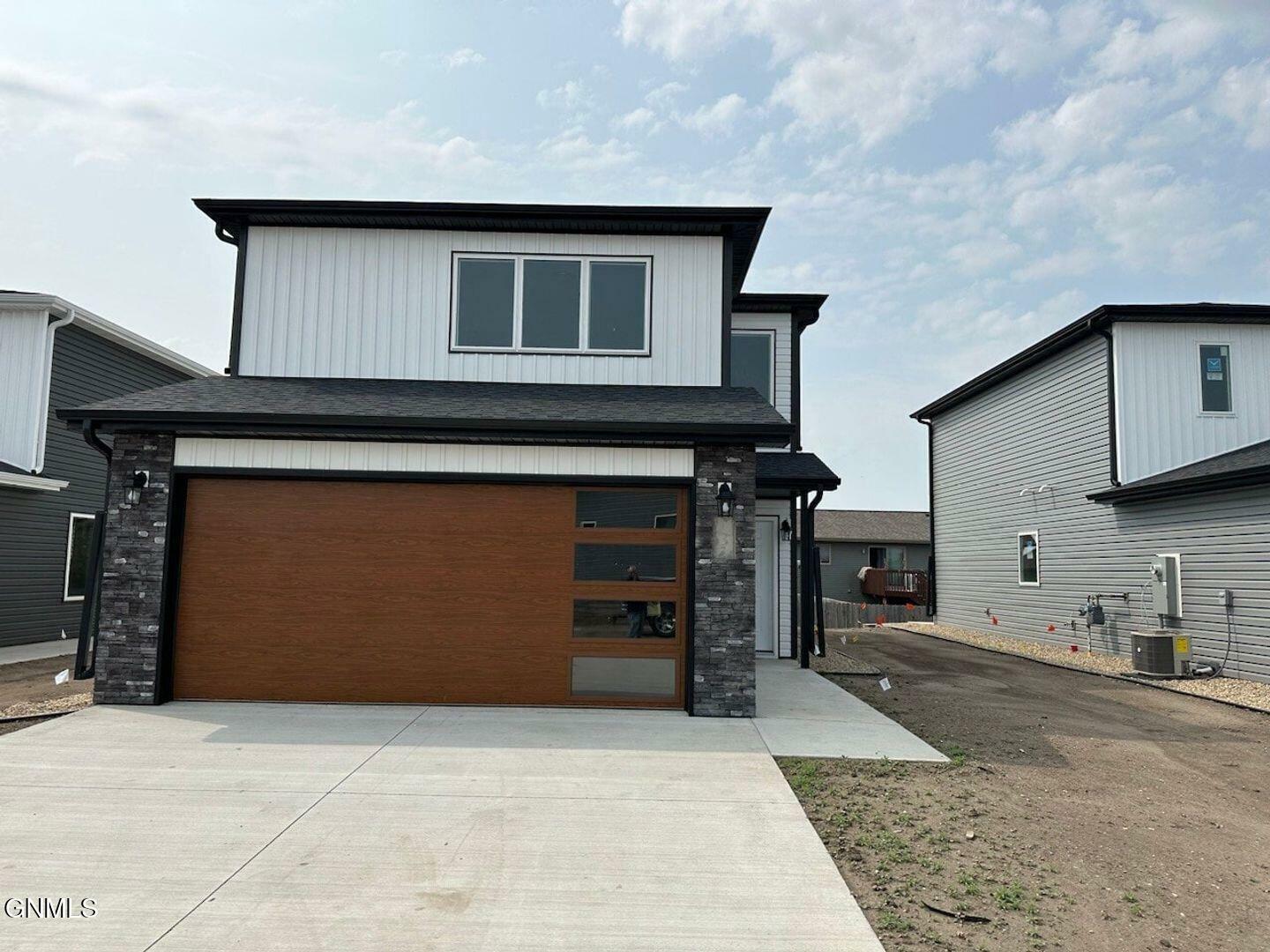 Property Photo: 131 Marshall ND 58504