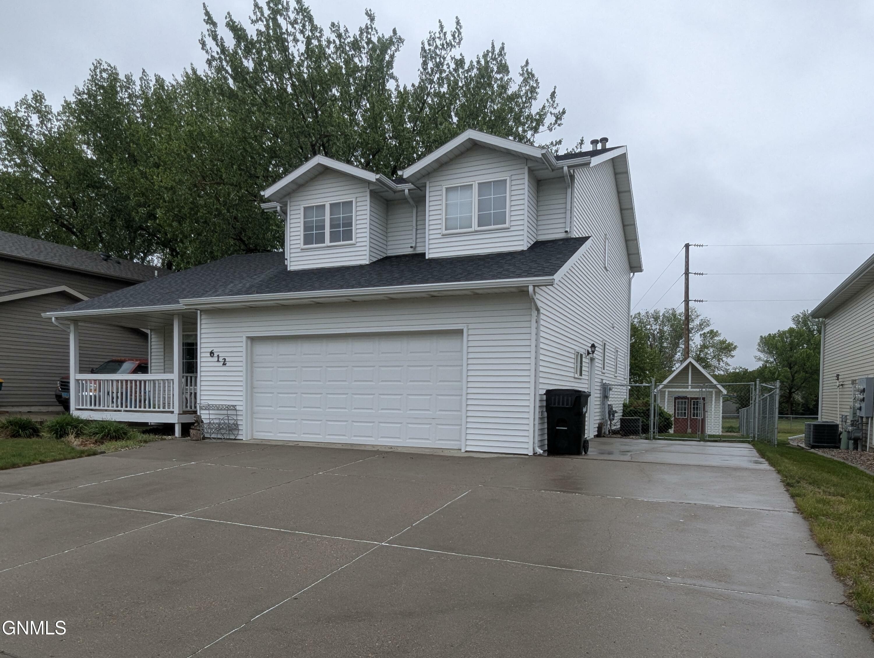 Property Photo: 612 Bridgeport Drive ND 58504