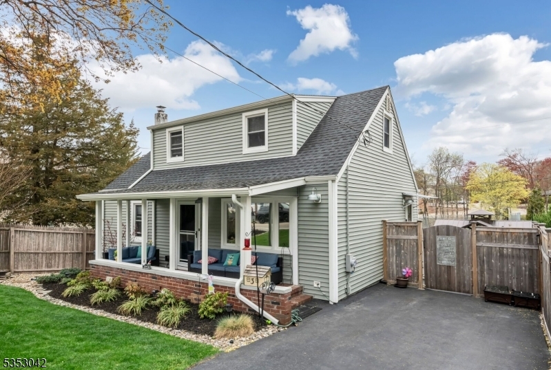 Property Photo:  3 Canterbury Rd  NJ 07456 