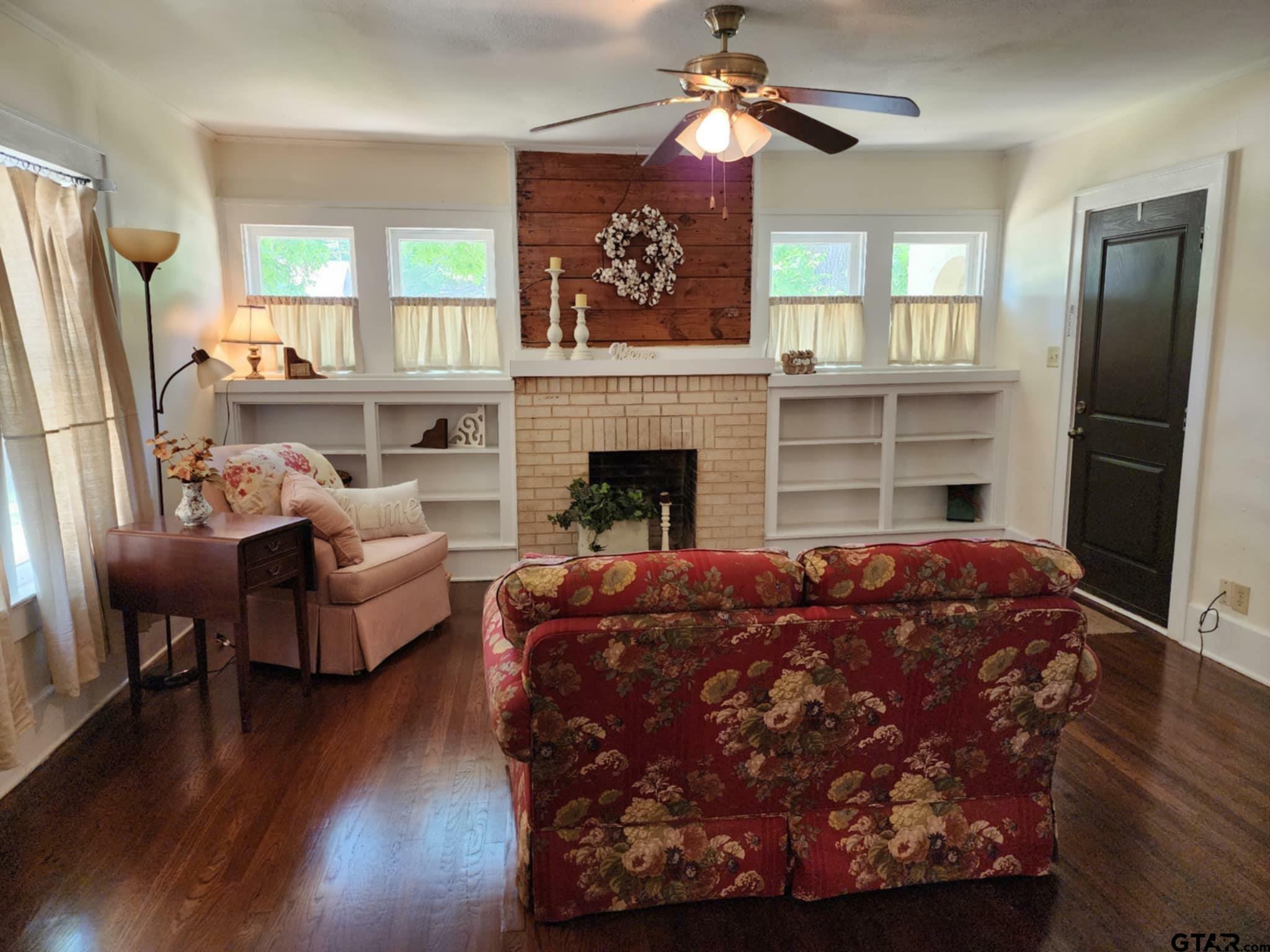 Property Photo: 645 W Kilpatrick TX 75773