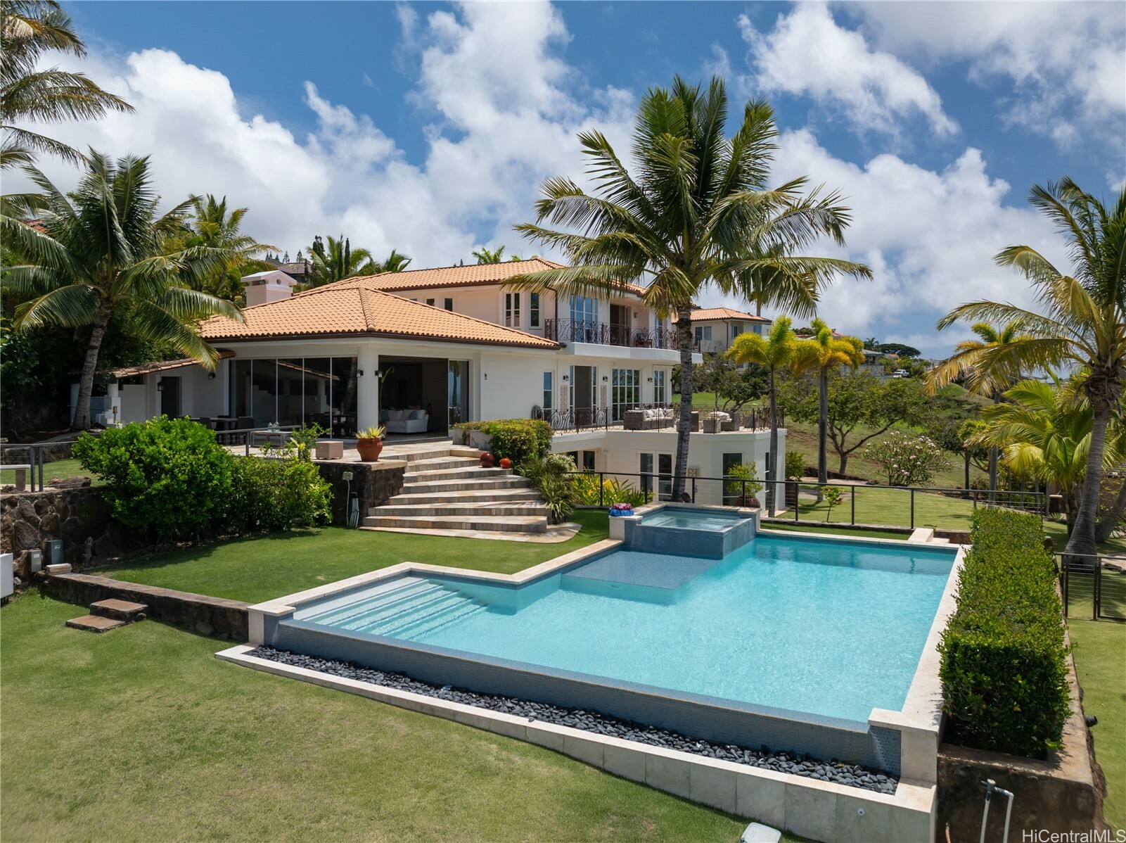 552 Moaniala Street  Honolulu HI 96821 photo