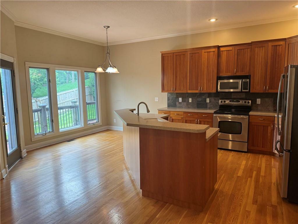Property Photo: 6013 Cottonwood Street KS 66216