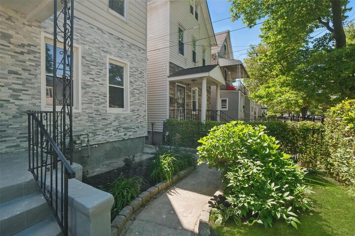 Property Photo:  419 S 7th Avenue  NY 10550 