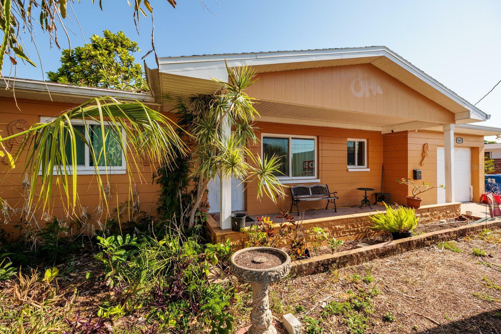Property Photo: 9469 Treasure Lane NE FL 33702