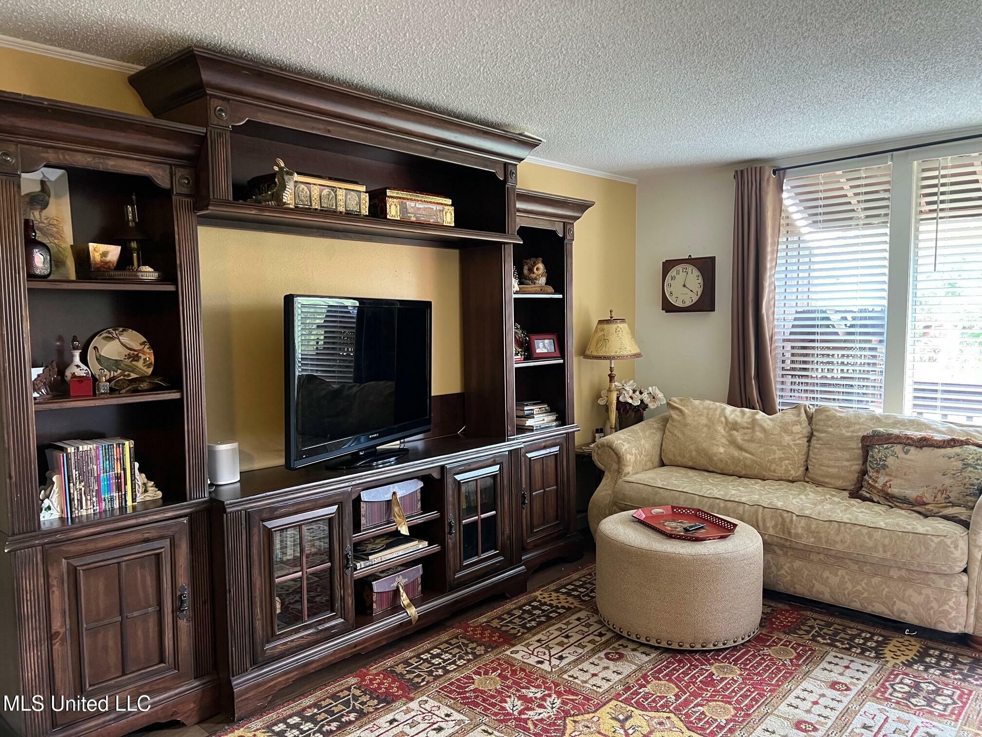 Property Photo: 206 Lakeside Villa MS 39525