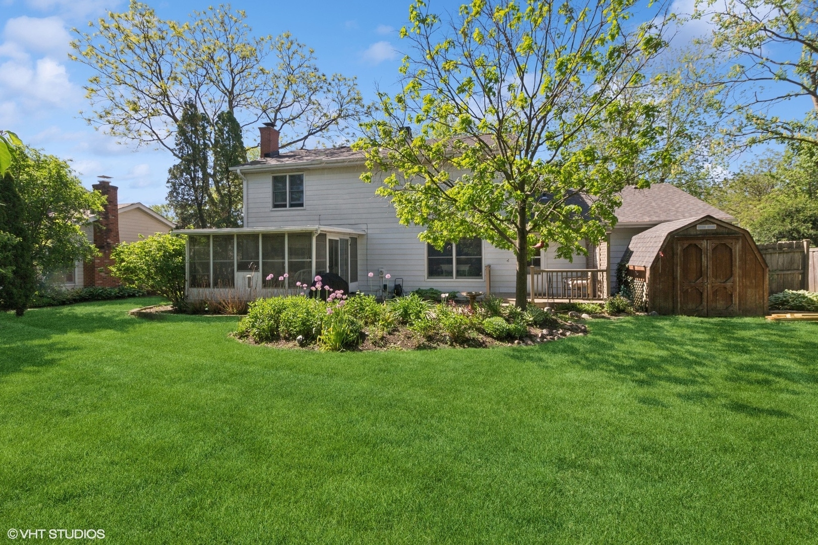 Property Photo: 22W080 Glen Valley Drive IL 60137