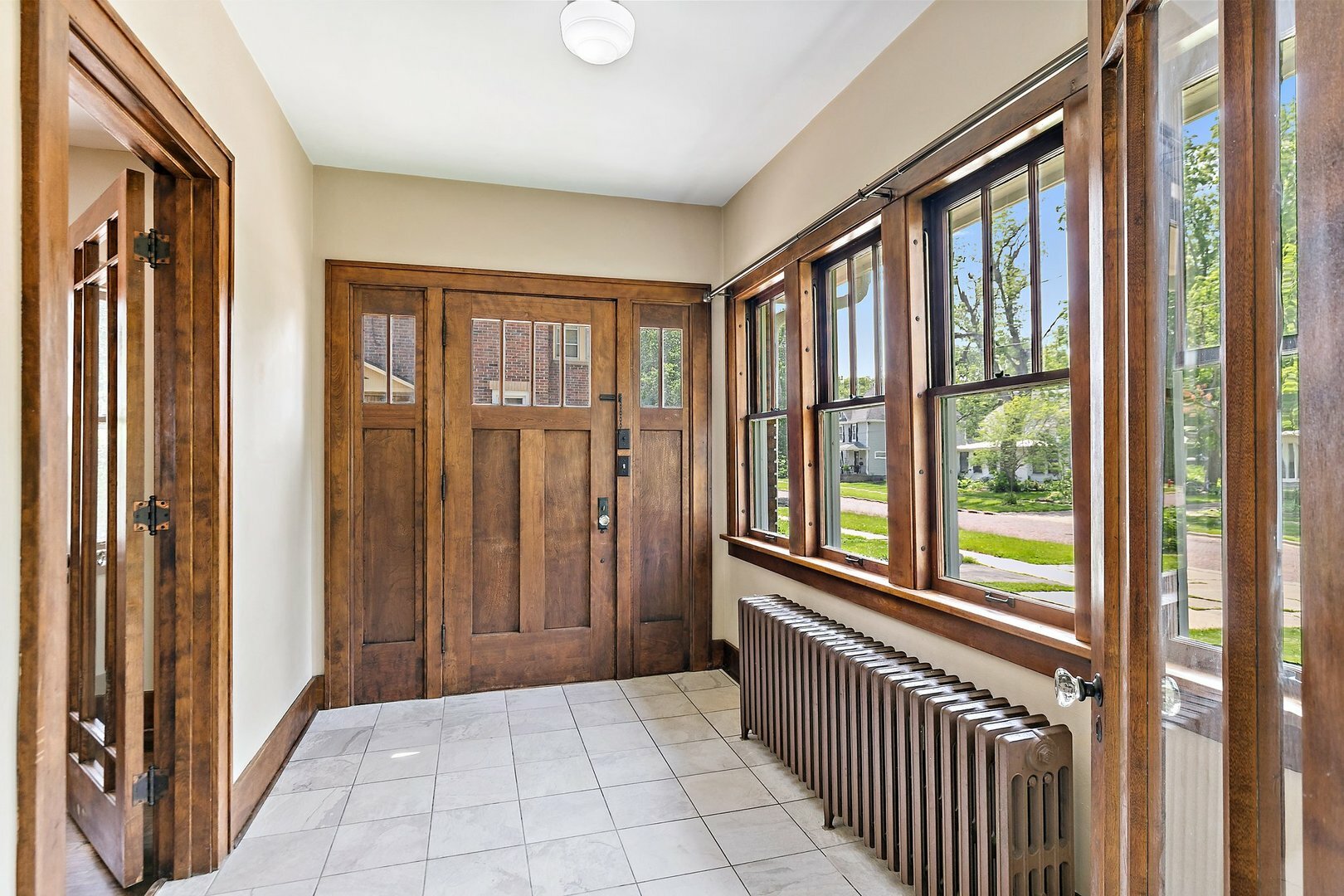 Property Photo: 610 S 3rd Street IL 60115