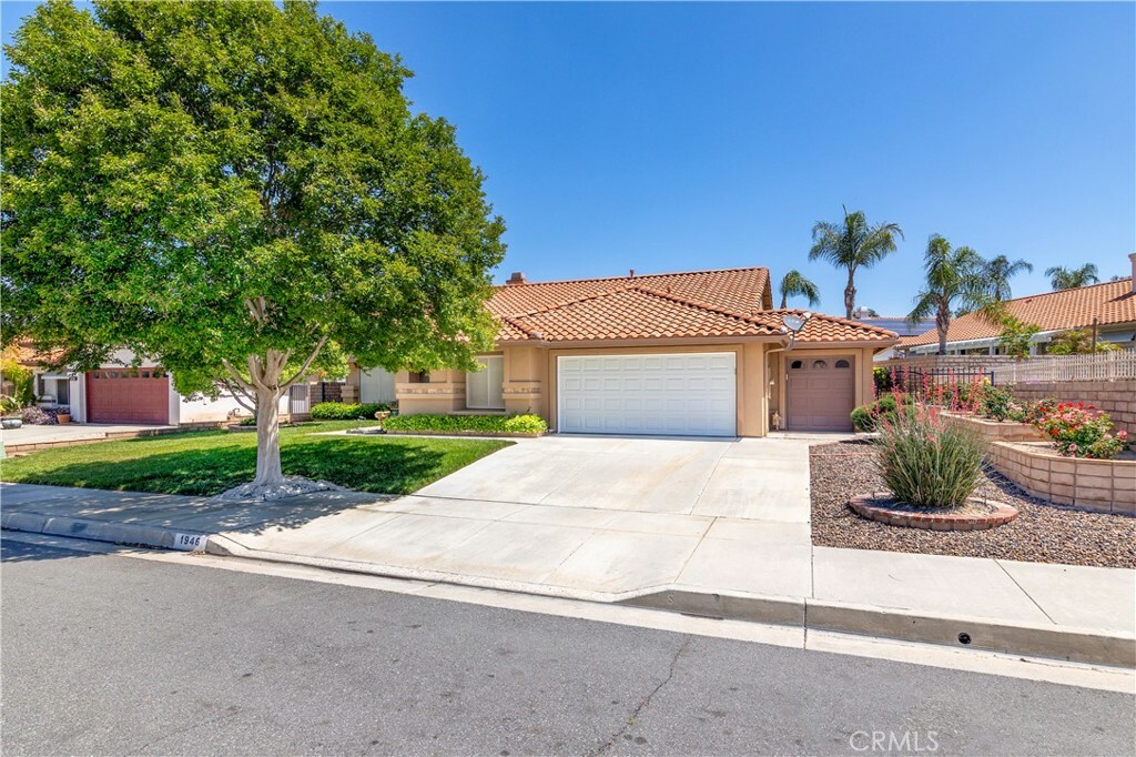 Property Photo: 1946 Seven Hills Drive CA 92545