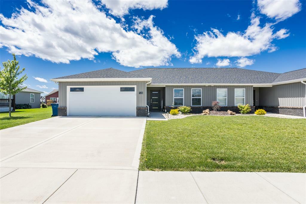 Property Photo: 126 Bridgeport Drive IL 62067