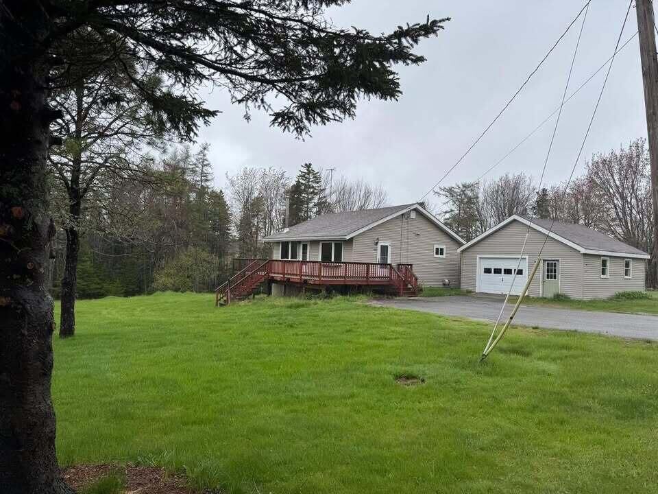 Property Photo: 437 W West Side Road ME 04606
