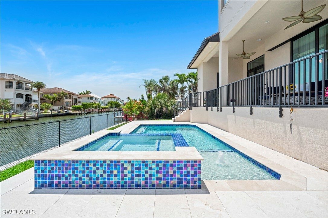 Property Photo: 388 Pine Avenue FL 34108
