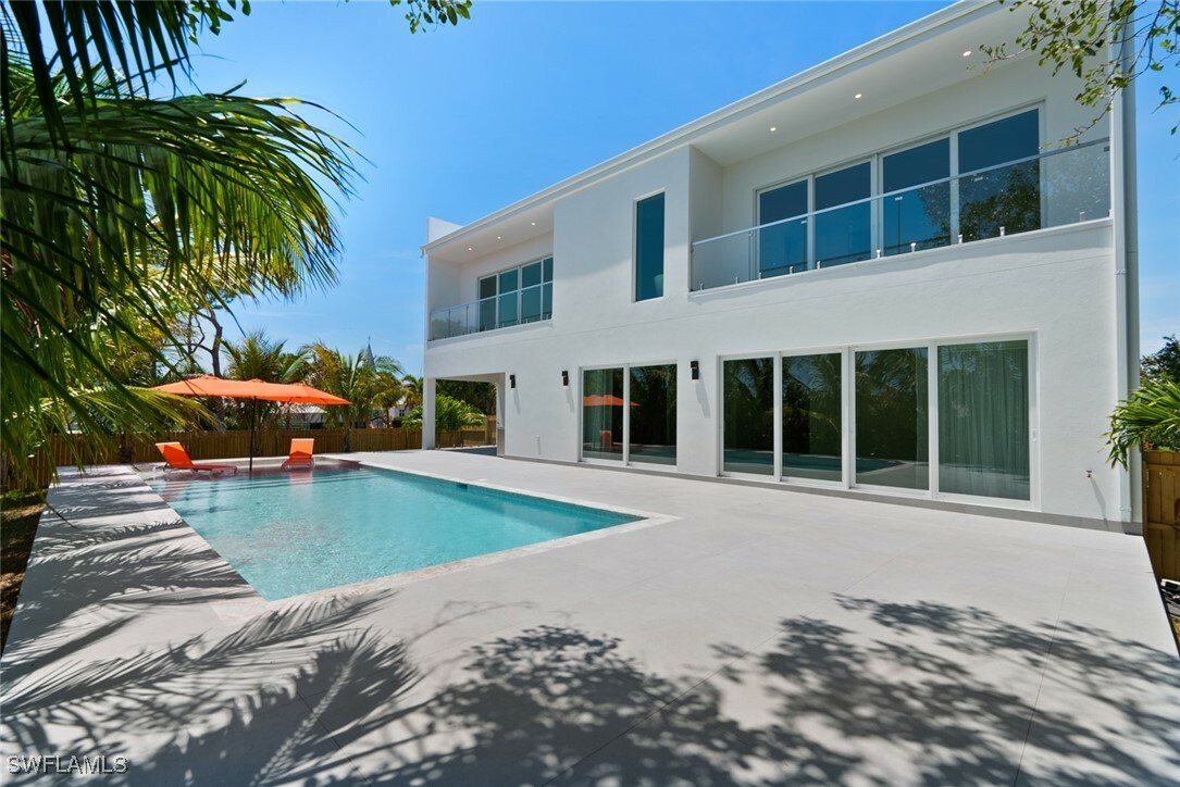 Property Photo: 1135 Bluebird Avenue FL 34145
