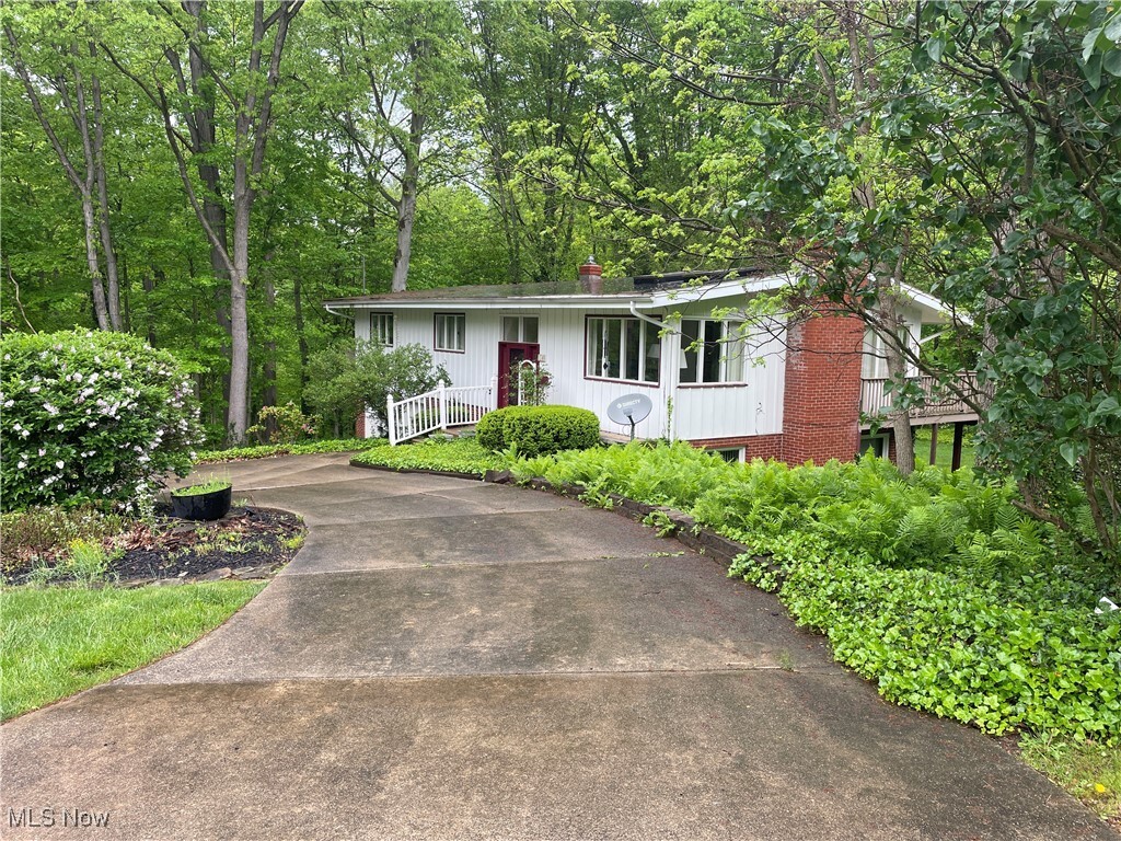 Property Photo: 1048 Park Circle OH 44420