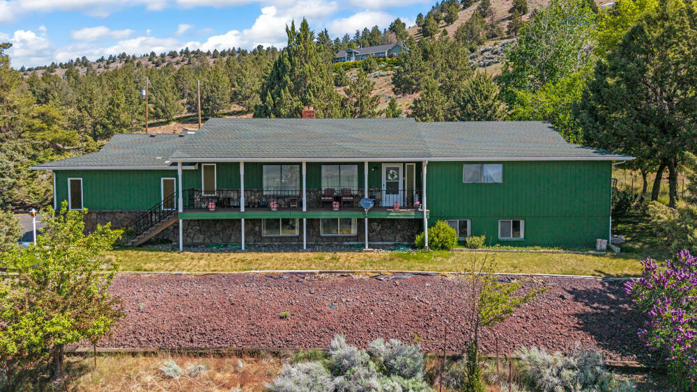 Property Photo: 11445 Hill Road OR 97601