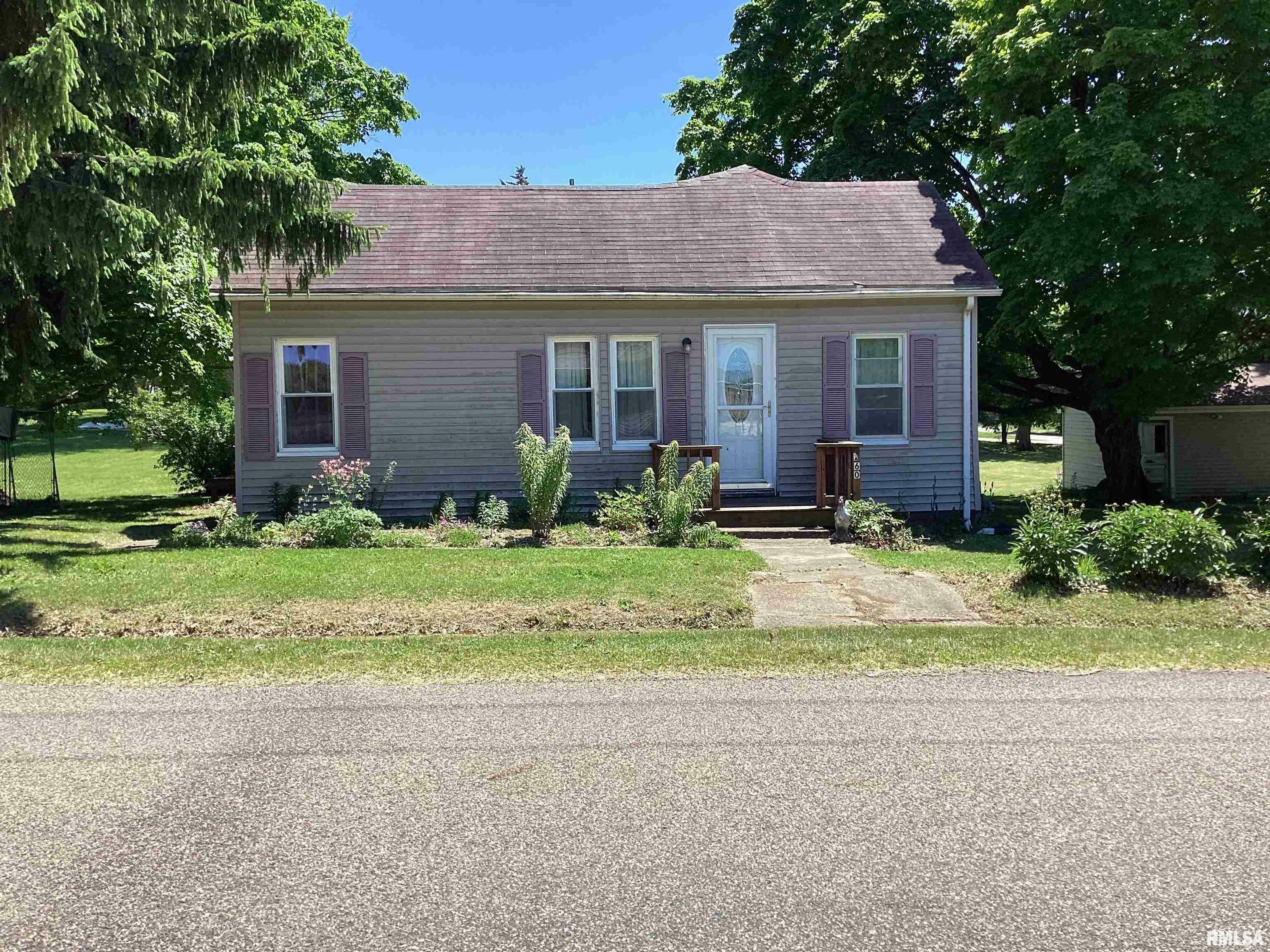Property Photo: 260 W Division Street IL 61553