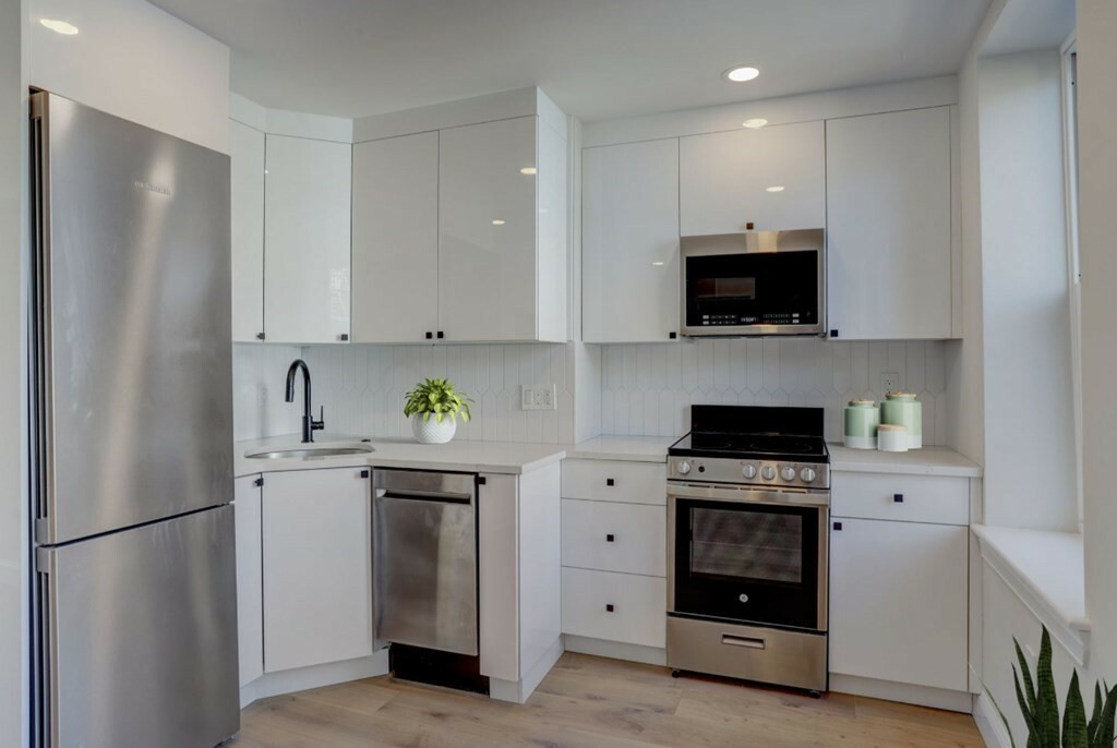 Property Photo: 15-19 Bartlett Pl. 1 MA 02113