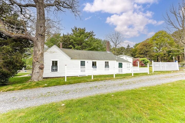 Property Photo:  1110 Queen Anne Rd  MA 02645 