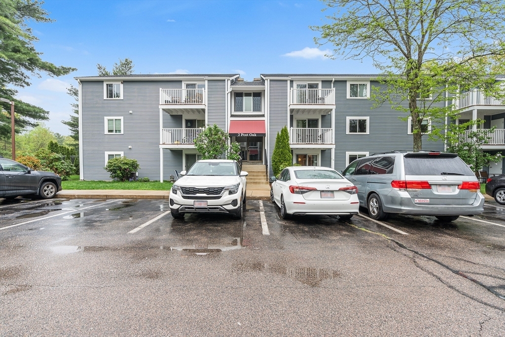 Property Photo:  2 Post Oak Ln 2  MA 01760 