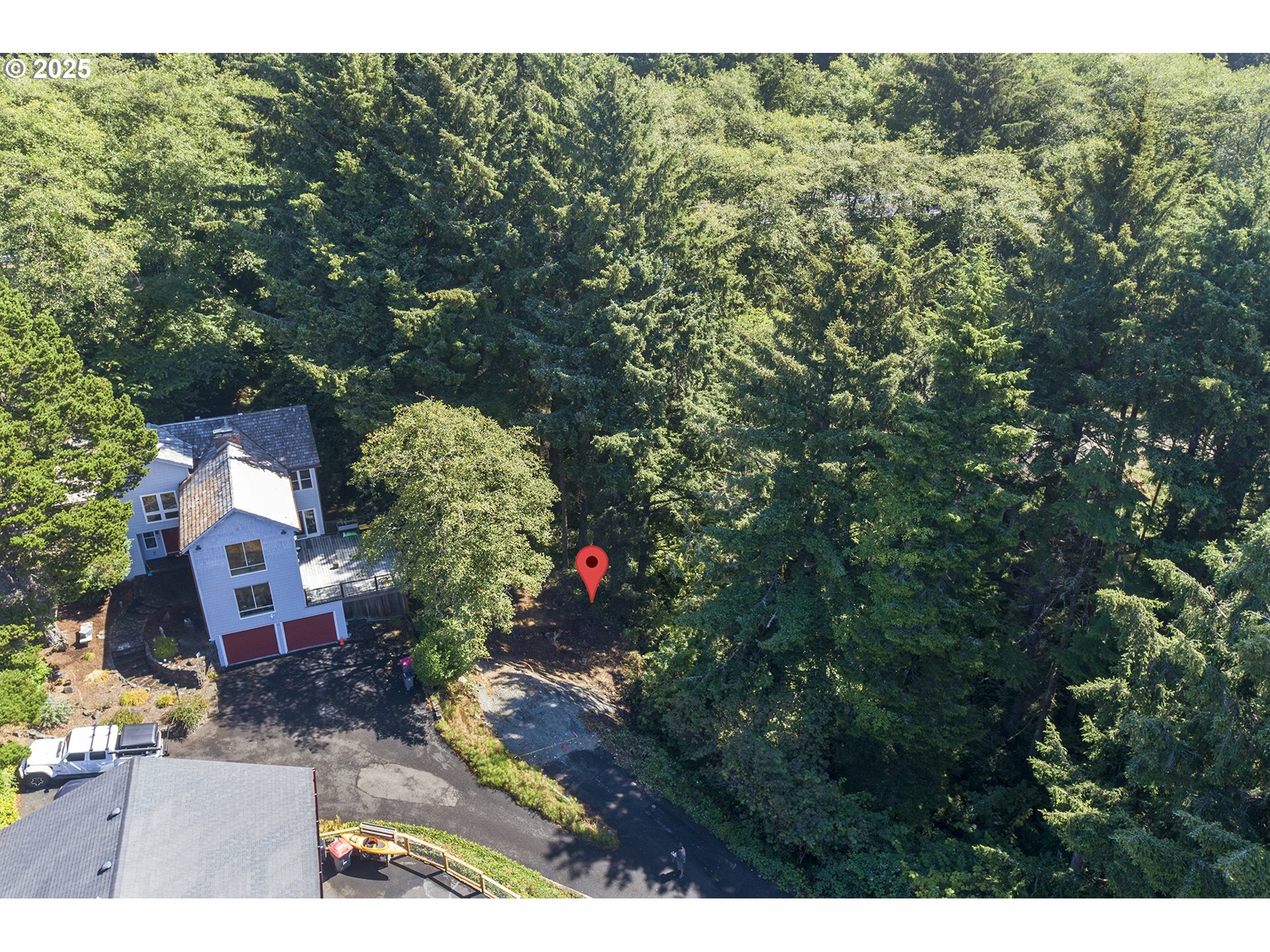 Property Photo: 415 Chilkoot Tr OR 97110