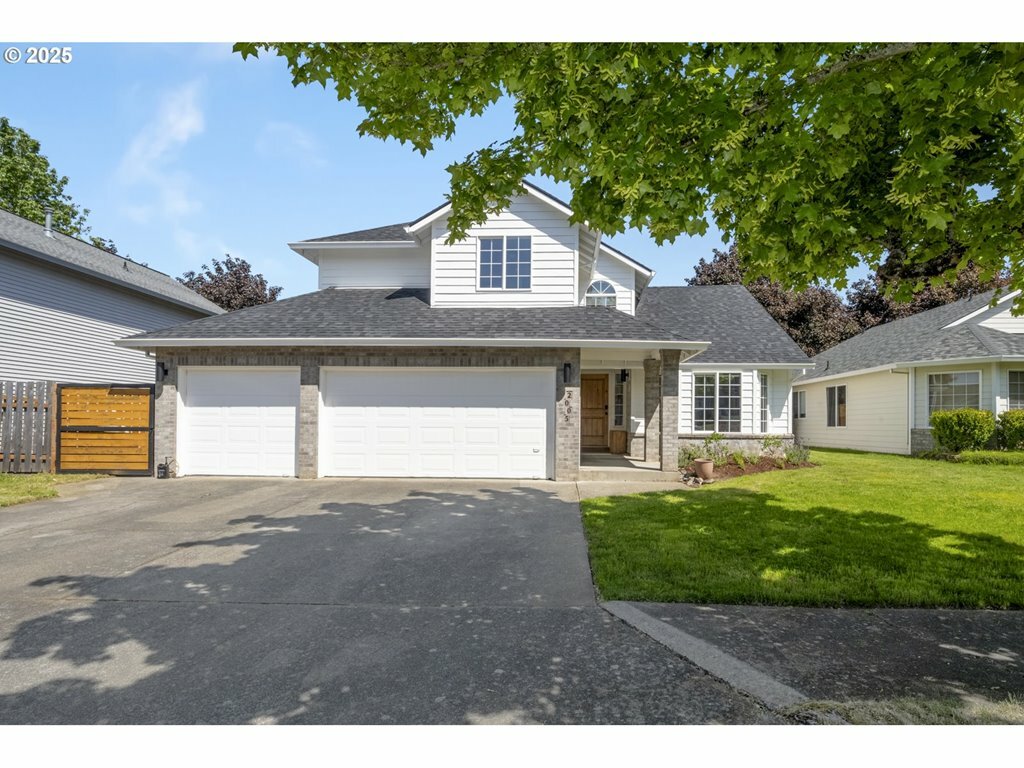 Property Photo: 2005 SW Stella Way OR 97060