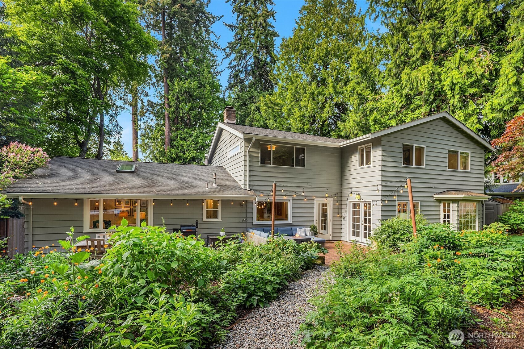 Property Photo: 8437 SE 62nd Street WA 98040