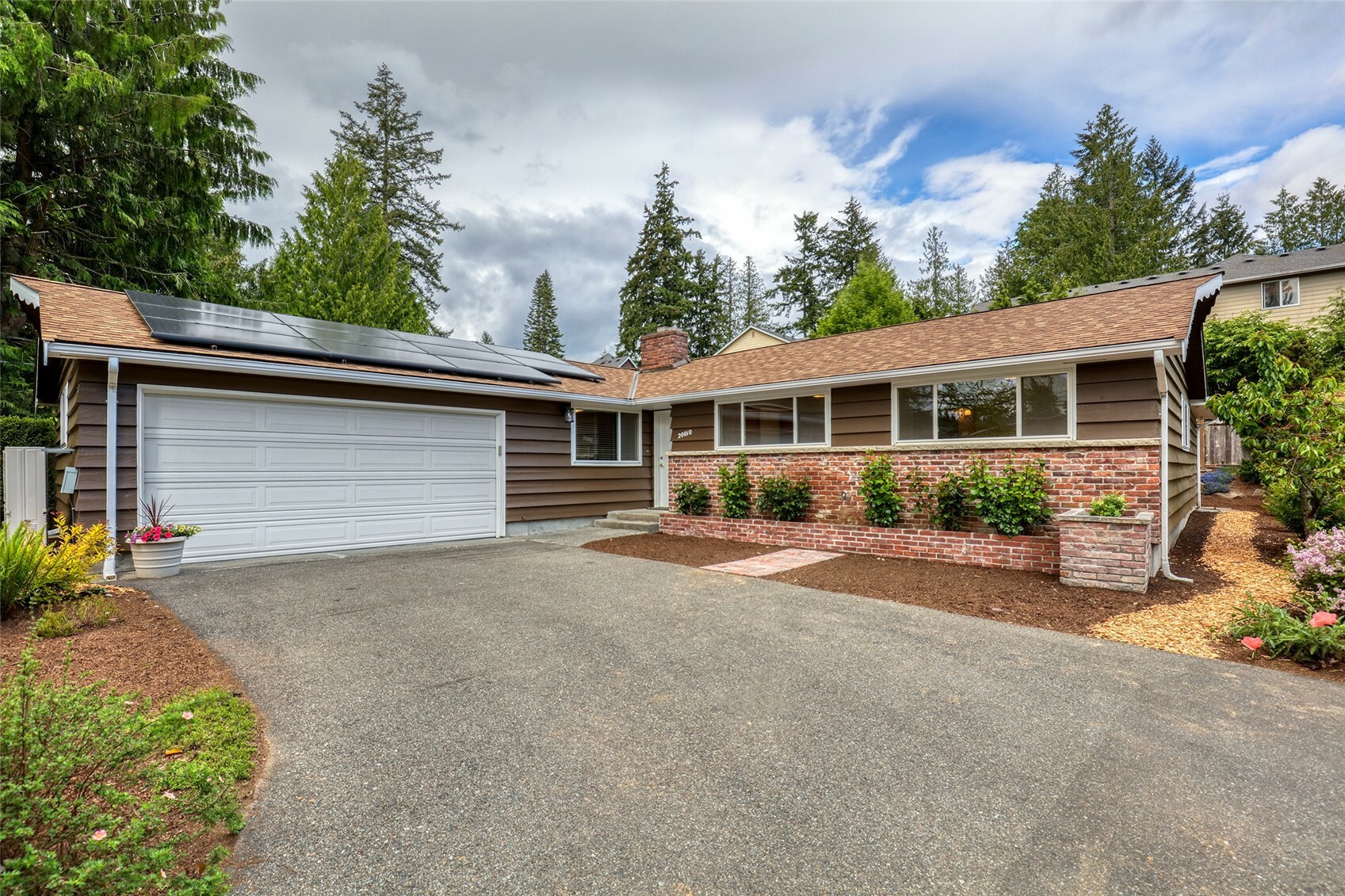 Property Photo: 20010 3rd Avenue NW WA 98177