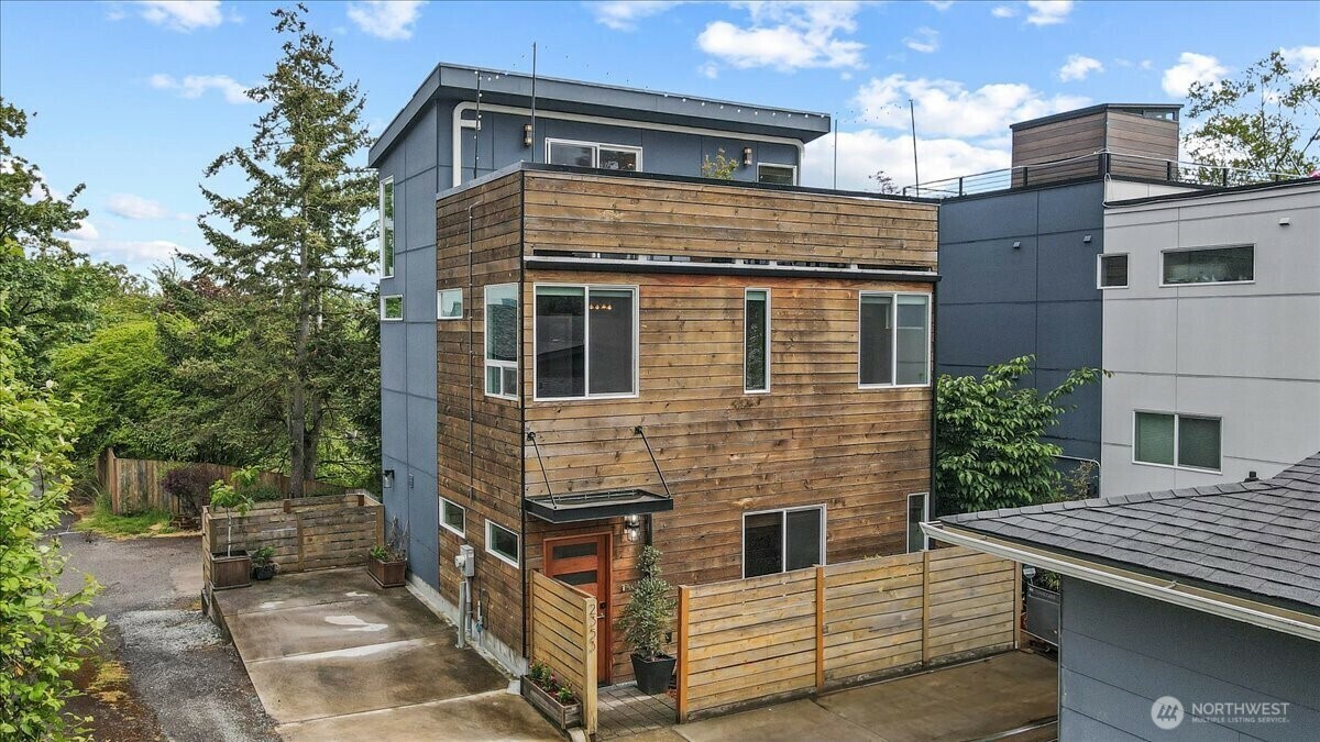 2353  23rd Avenue S  Seattle WA 98144 photo