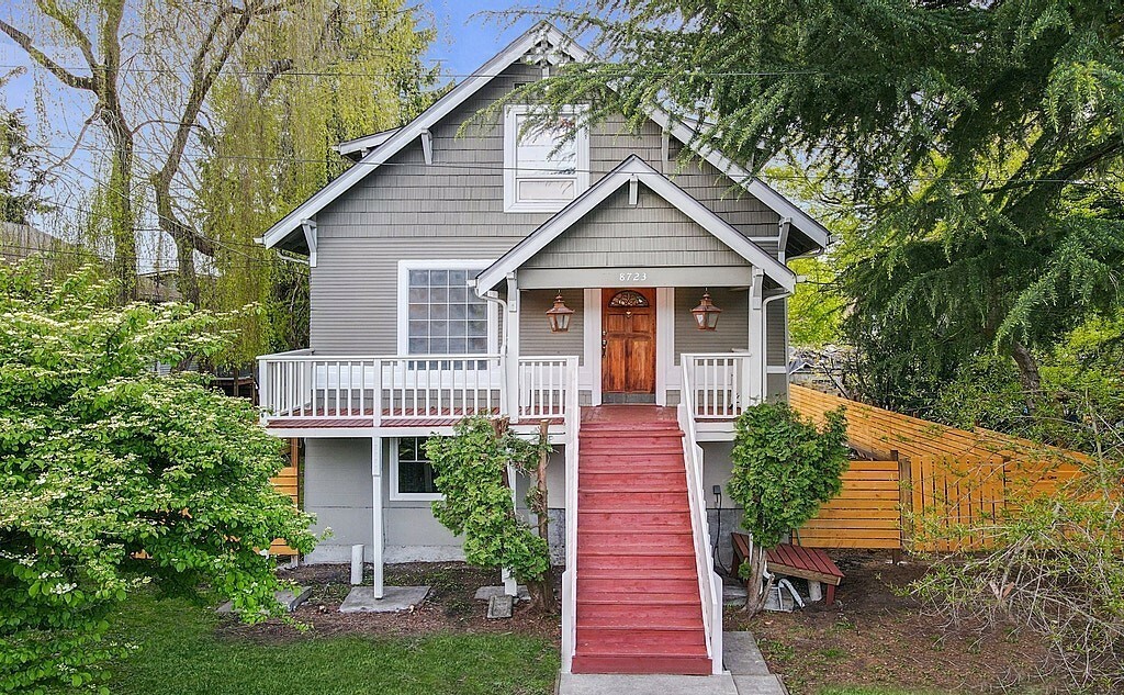 8723  Palatine Avenue N  Seattle WA 98103 photo