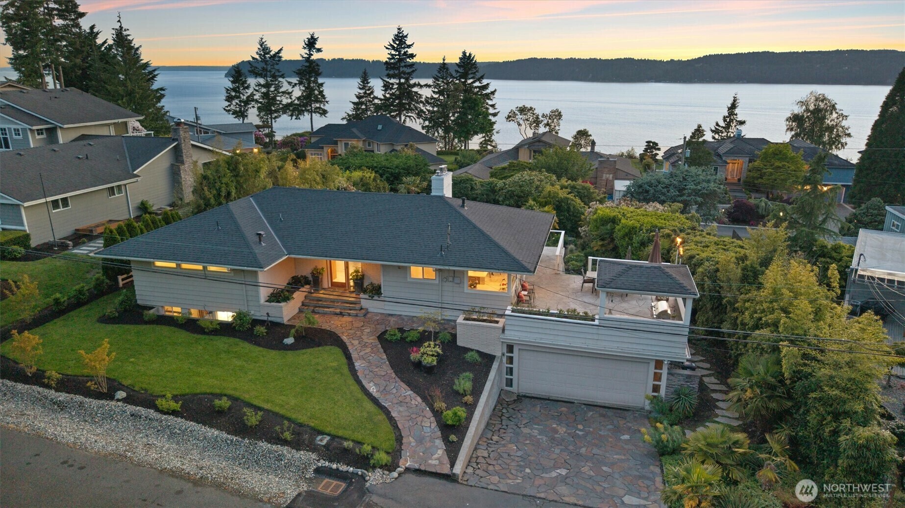 Property Photo: 1505 E Horizon Drive WA 98275