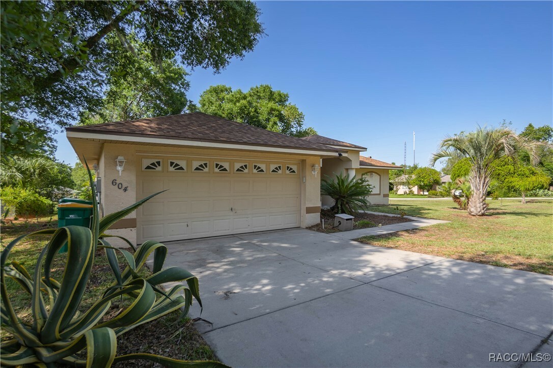 Property Photo: 604 Morse Street FL 34452