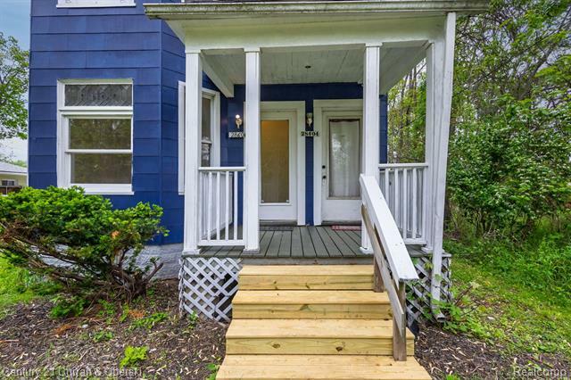 Property Photo: 28604 Grayling Avenue MI 48336