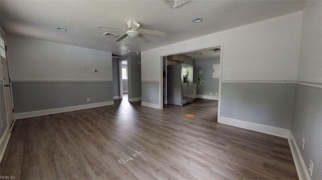Property Photo: 417 Hollywood Ave VA 23434